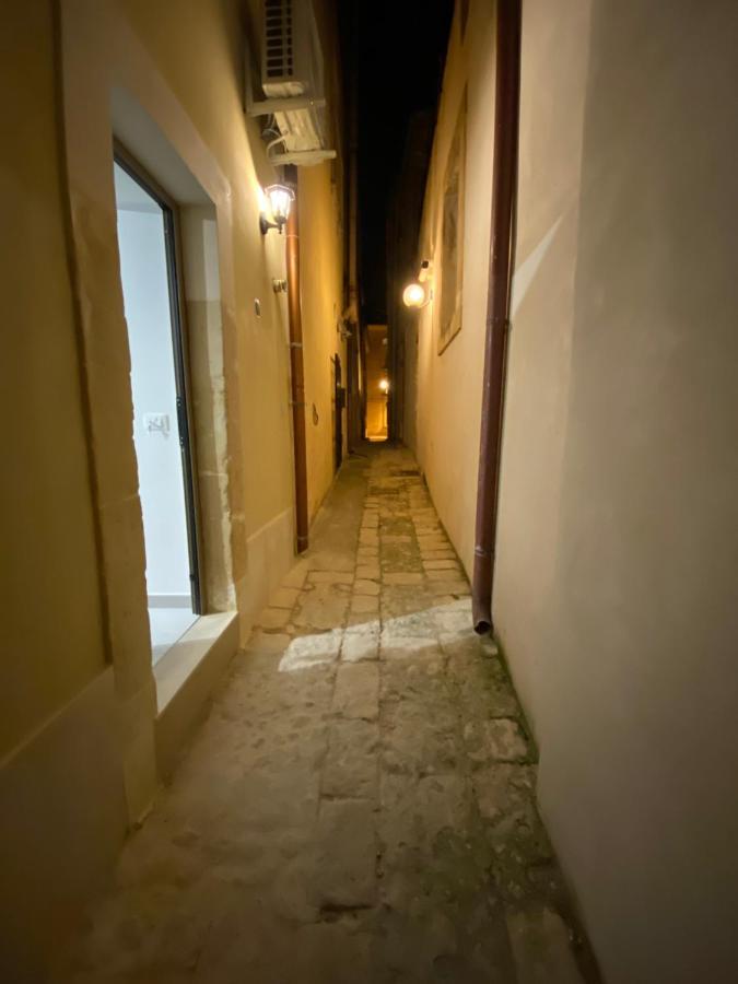 Rossaroll One Park Free Villa Noto Exterior photo